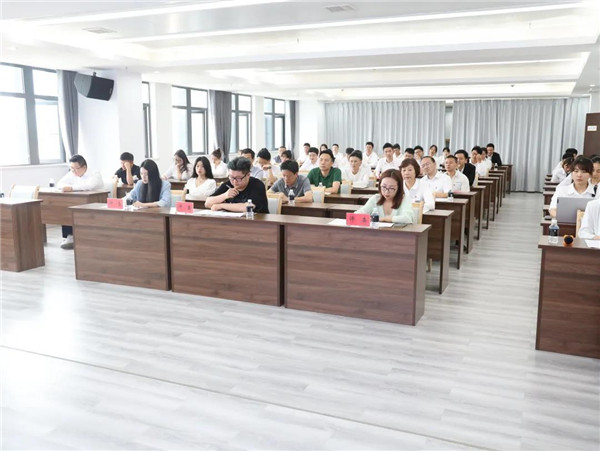 城投集團舉辦“展現青年風采，奉獻青春力量”主題演講比賽